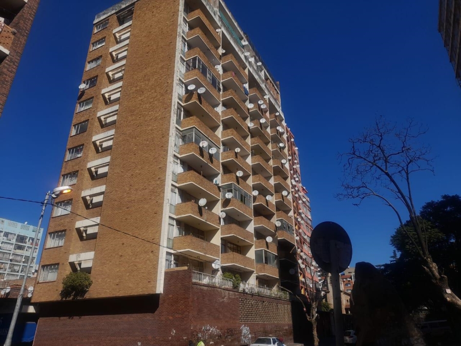 1 Bedroom Property for Sale in Hillbrow Gauteng