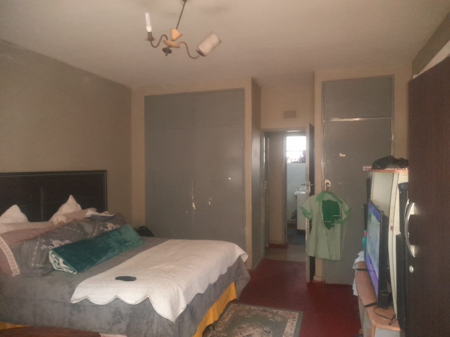 1 Bedroom Property for Sale in Hillbrow Gauteng