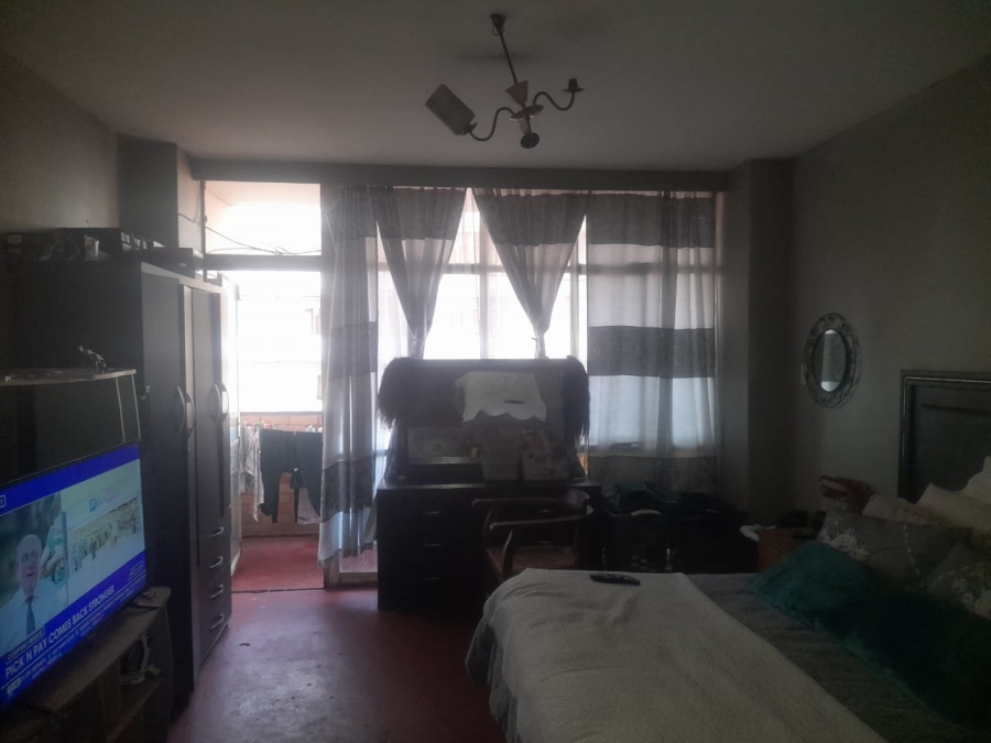 1 Bedroom Property for Sale in Hillbrow Gauteng
