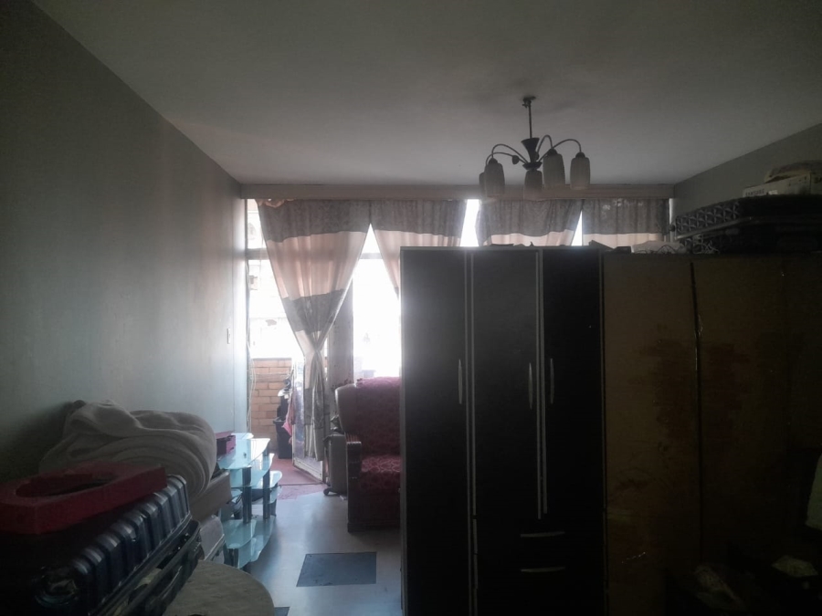 1 Bedroom Property for Sale in Hillbrow Gauteng