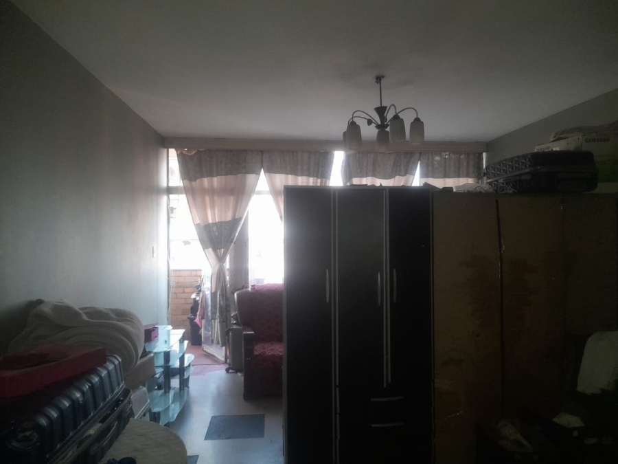 1 Bedroom Property for Sale in Hillbrow Gauteng