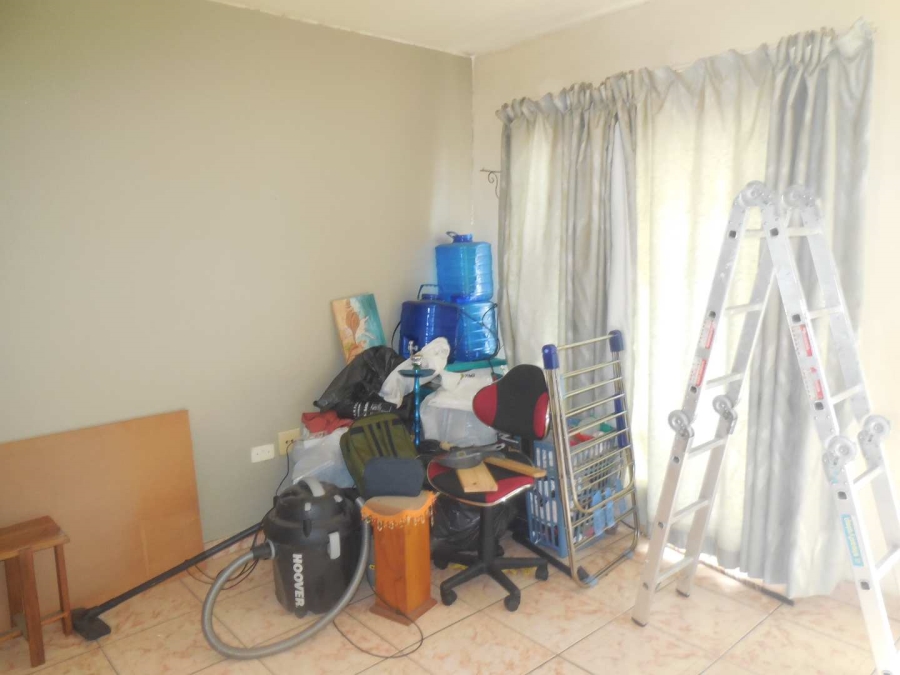 2 Bedroom Property for Sale in La Montagne Gauteng