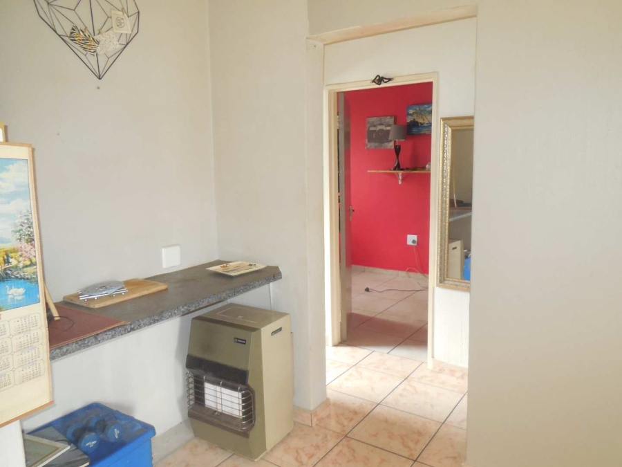 2 Bedroom Property for Sale in La Montagne Gauteng
