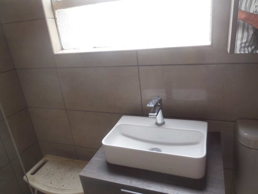 2 Bedroom Property for Sale in La Montagne Gauteng