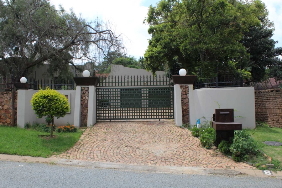 3 Bedroom Property for Sale in Helderkruin Gauteng