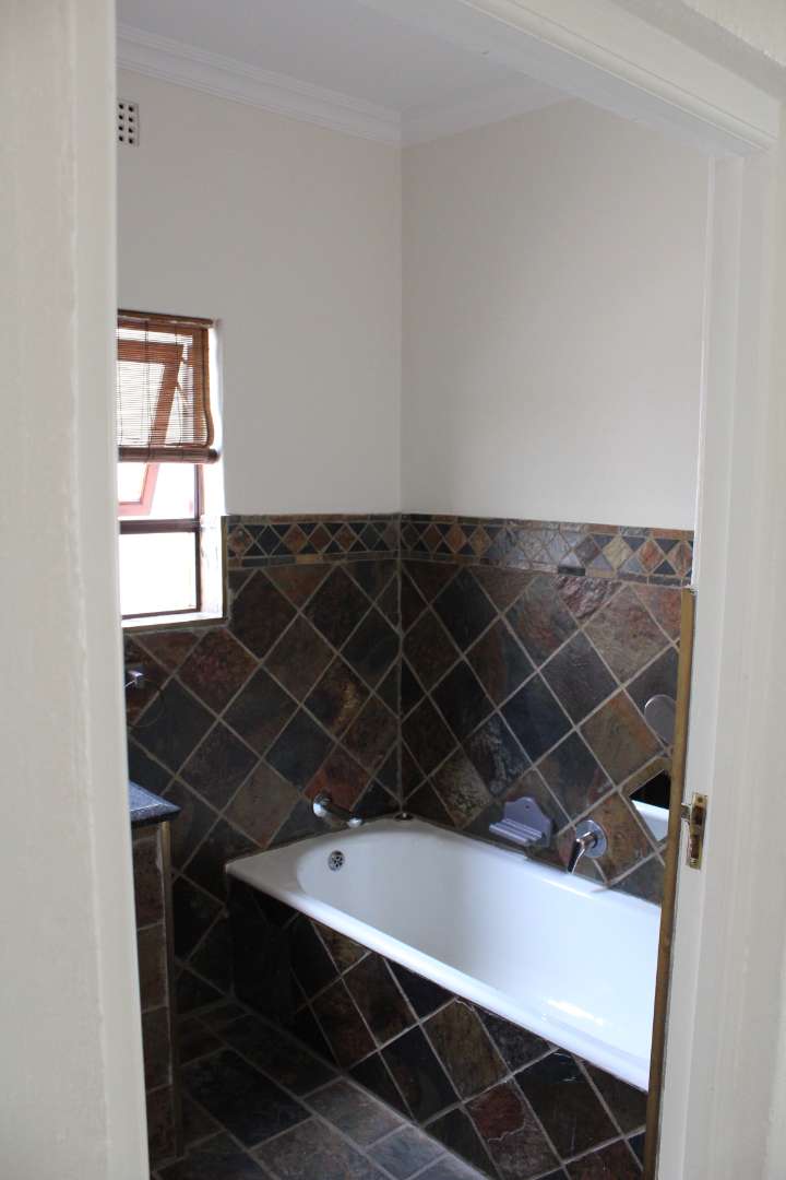 3 Bedroom Property for Sale in Helderkruin Gauteng