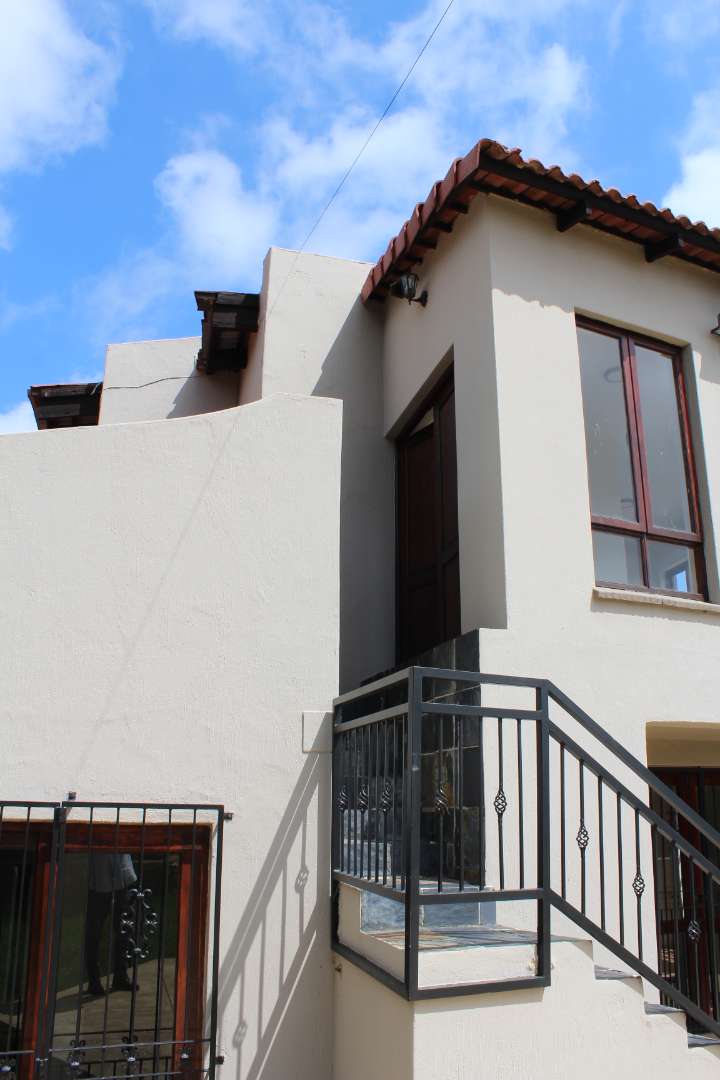 3 Bedroom Property for Sale in Helderkruin Gauteng