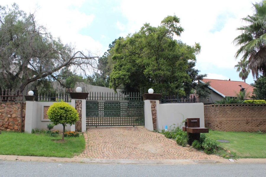 3 Bedroom Property for Sale in Helderkruin Gauteng