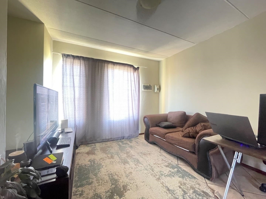 1 Bedroom Property for Sale in Terenure Gauteng