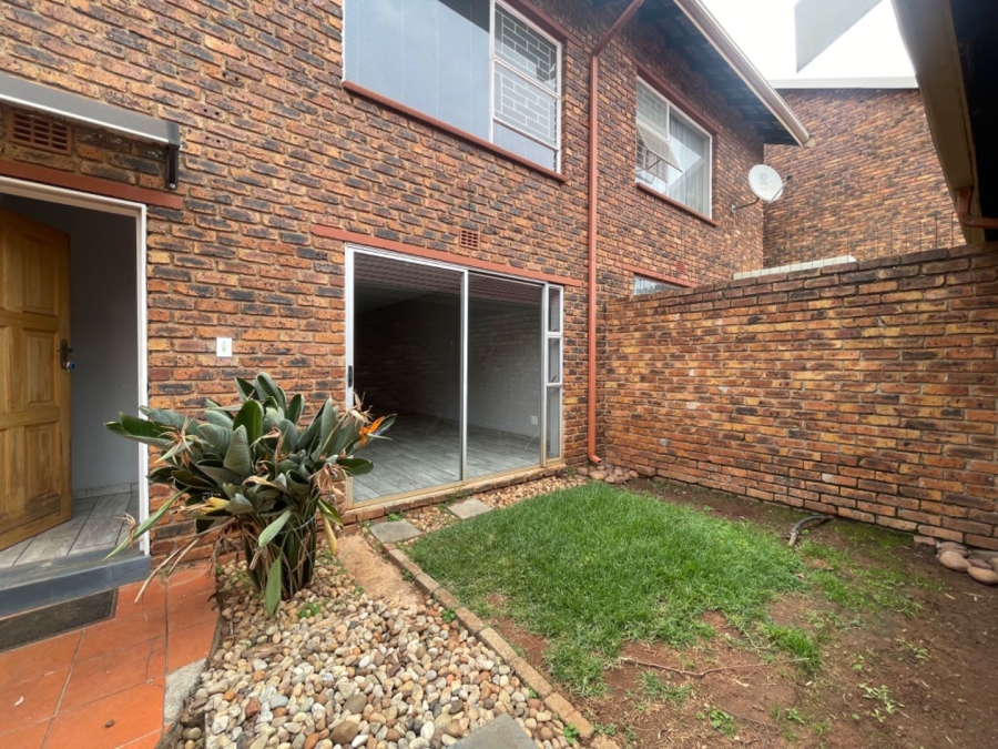 To Let 3 Bedroom Property for Rent in Birchleigh Gauteng