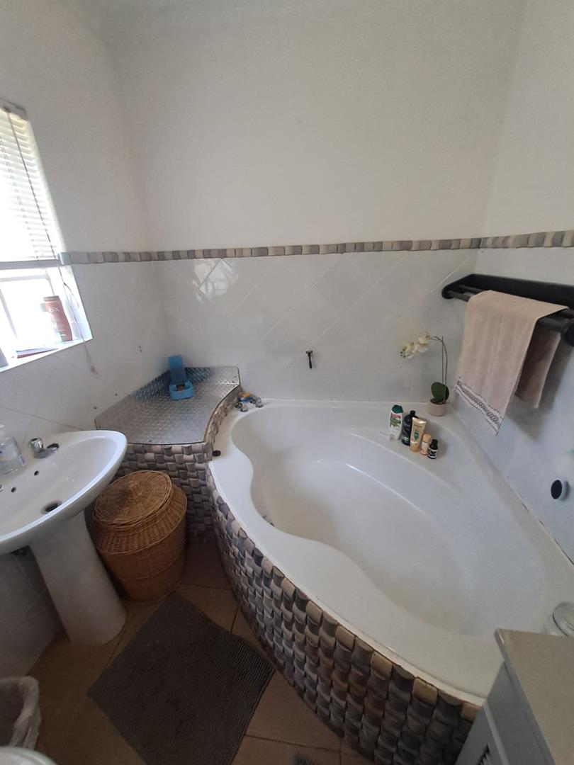 2 Bedroom Property for Sale in Wingate Park Gauteng