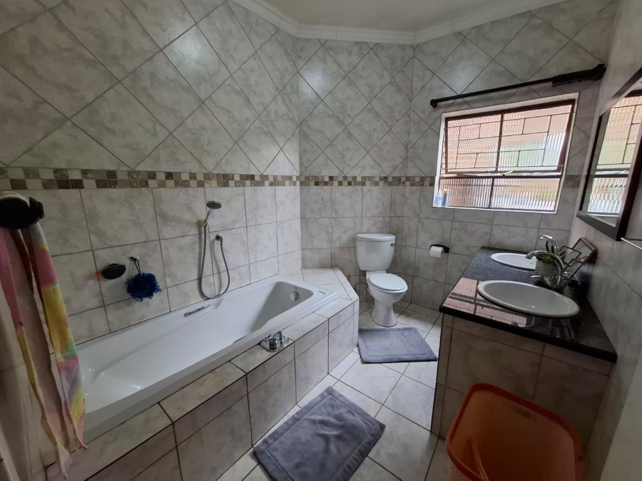 4 Bedroom Property for Sale in Terenure Gauteng