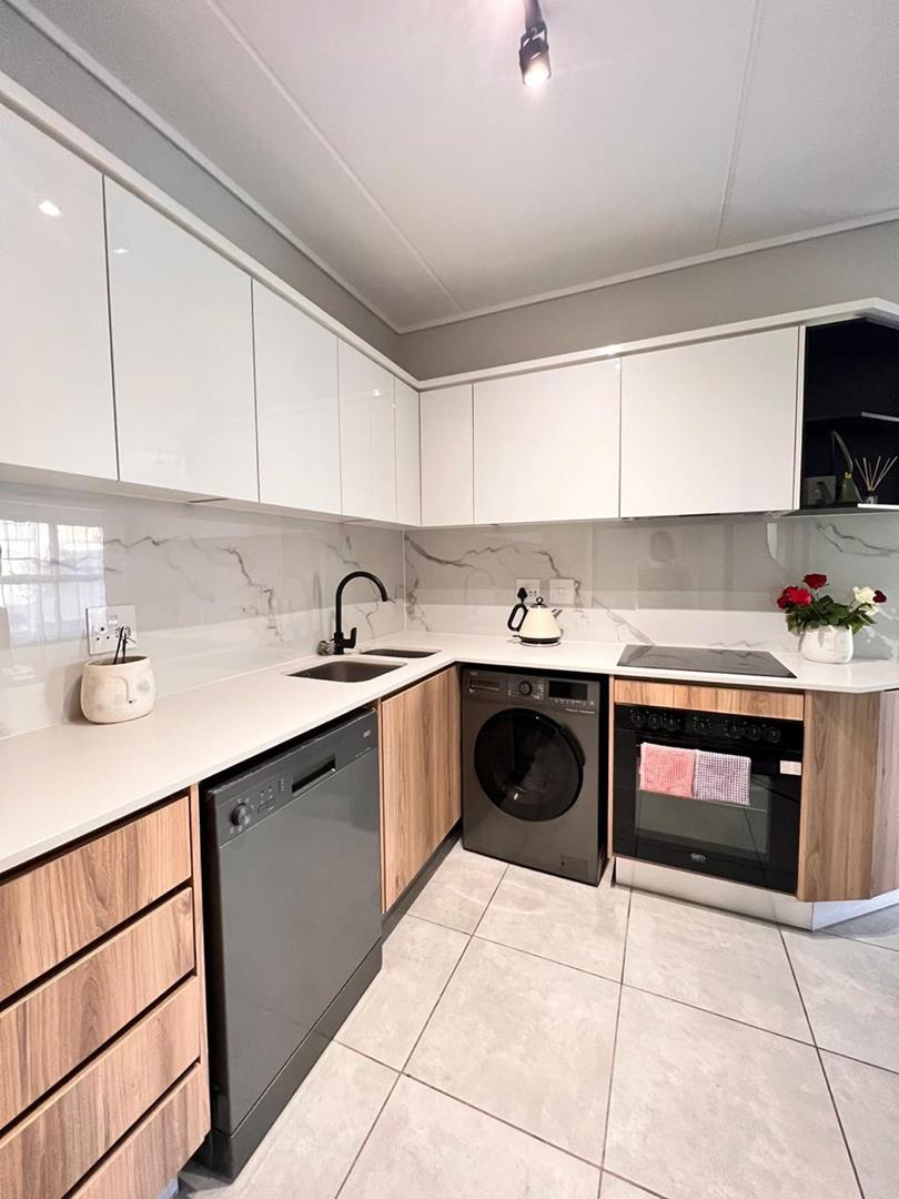 1 Bedroom Property for Sale in Waterfall Gauteng