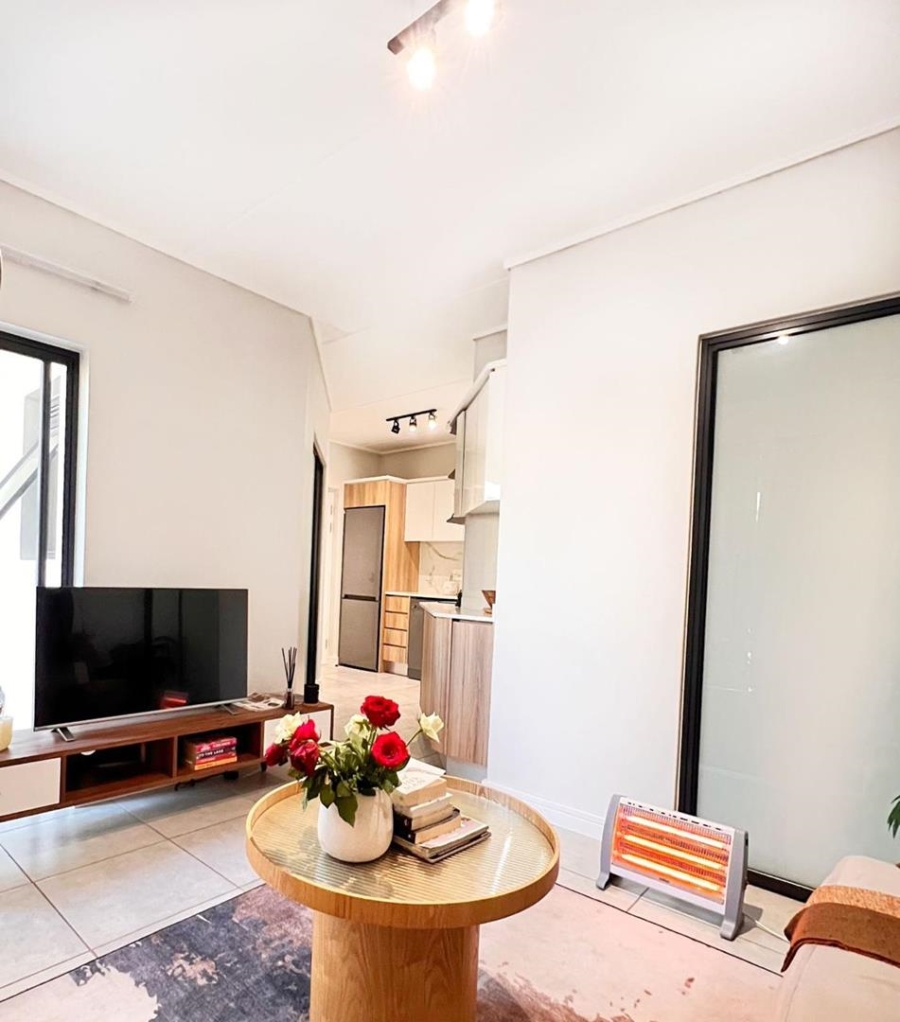 1 Bedroom Property for Sale in Waterfall Gauteng