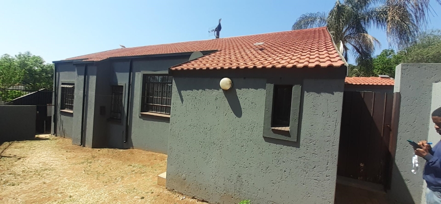 To Let 3 Bedroom Property for Rent in Monument Park Gauteng