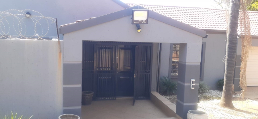 To Let 3 Bedroom Property for Rent in Monument Park Gauteng