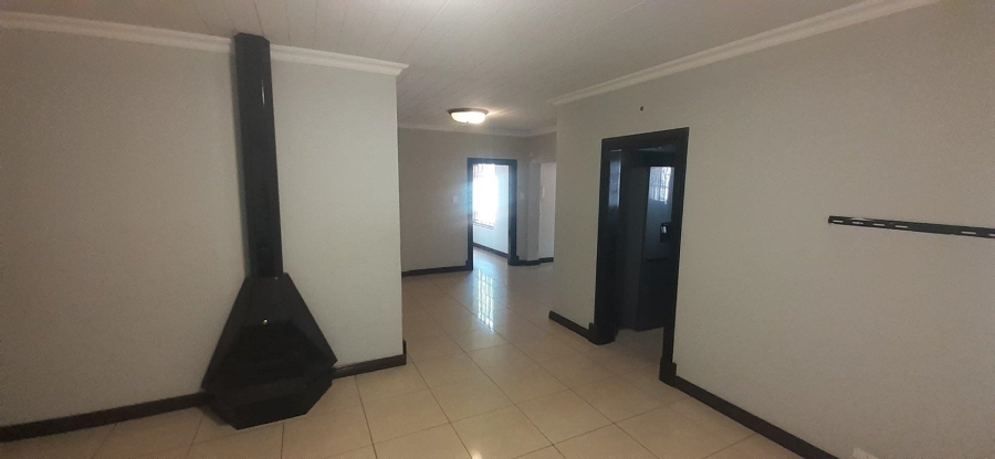 To Let 3 Bedroom Property for Rent in Monument Park Gauteng