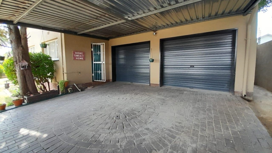 3 Bedroom Property for Sale in Birchleigh Gauteng