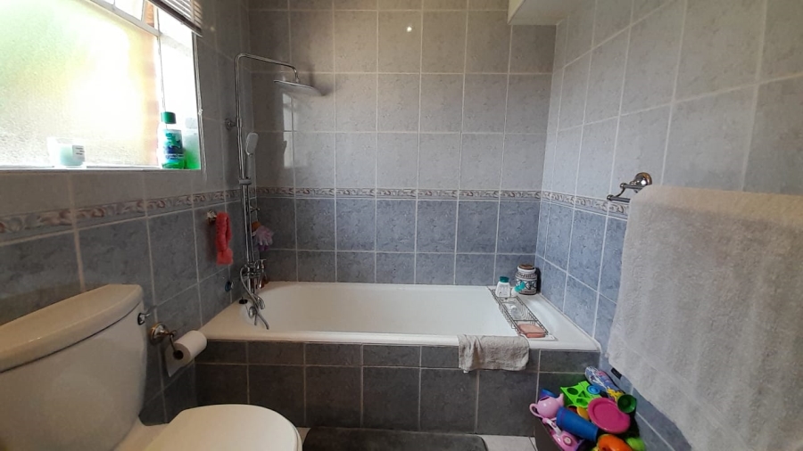 3 Bedroom Property for Sale in Birchleigh Gauteng