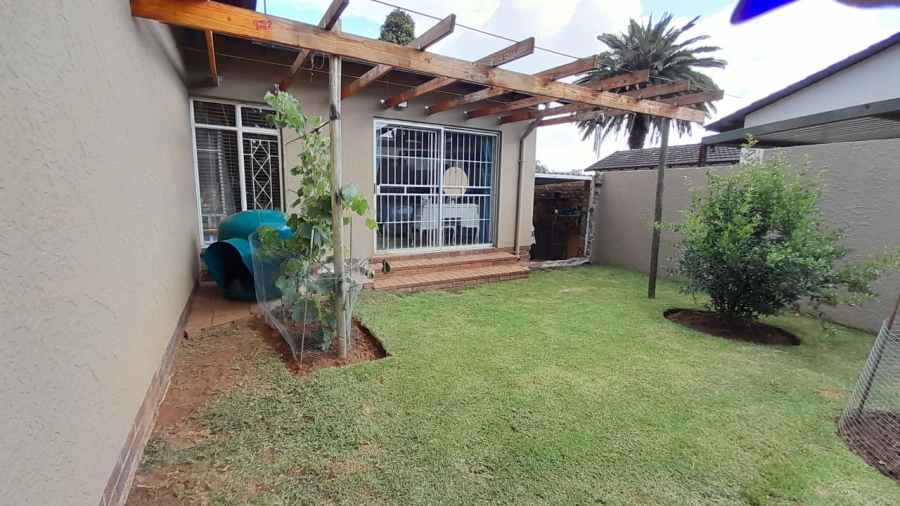 3 Bedroom Property for Sale in Birchleigh Gauteng