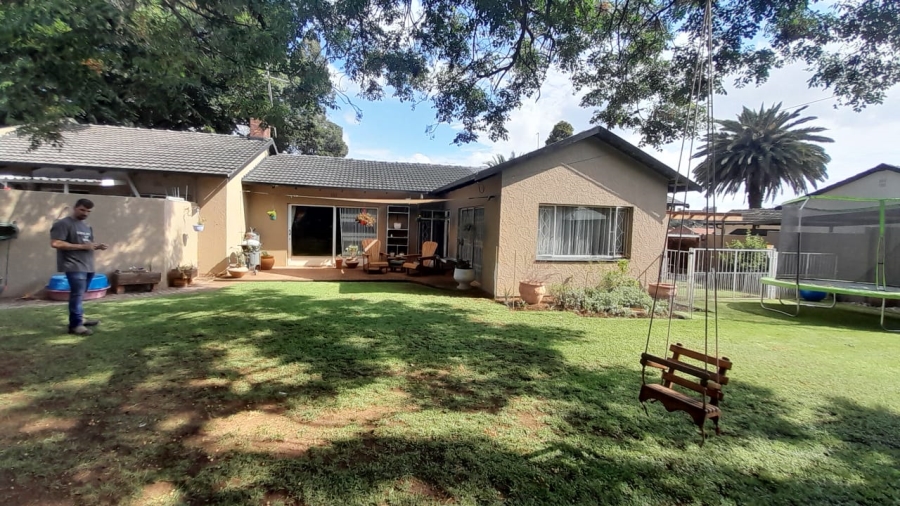 3 Bedroom Property for Sale in Birchleigh Gauteng