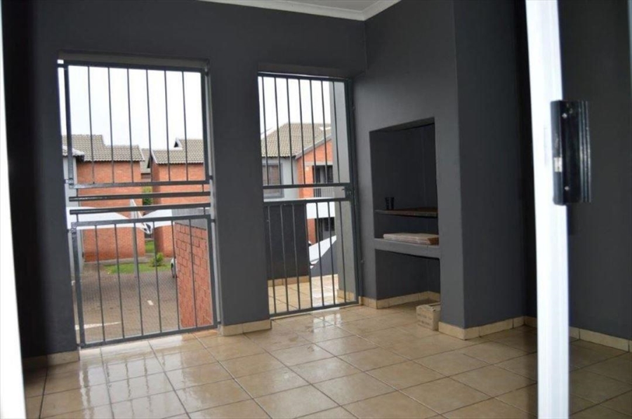 2 Bedroom Property for Sale in Birchleigh Gauteng