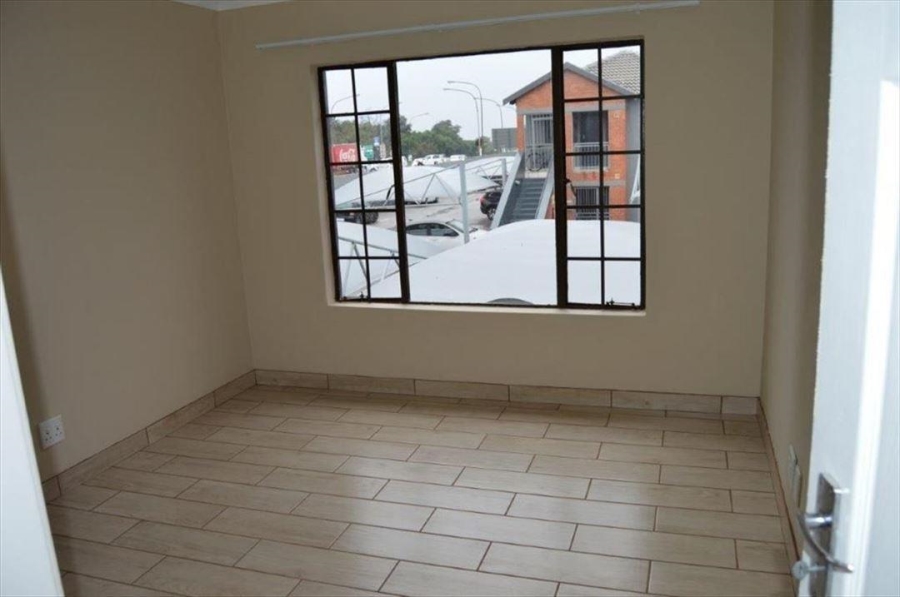 2 Bedroom Property for Sale in Birchleigh Gauteng