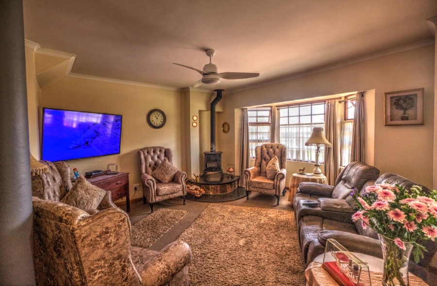 3 Bedroom Property for Sale in Glen Marais Gauteng