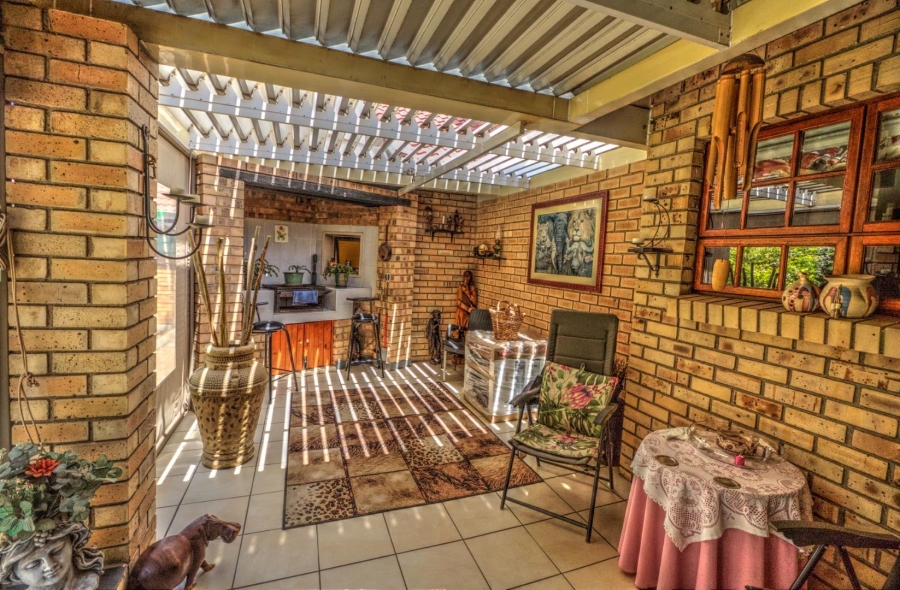 3 Bedroom Property for Sale in Glen Marais Gauteng