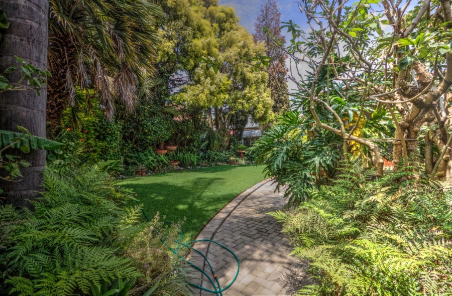 3 Bedroom Property for Sale in Glen Marais Gauteng