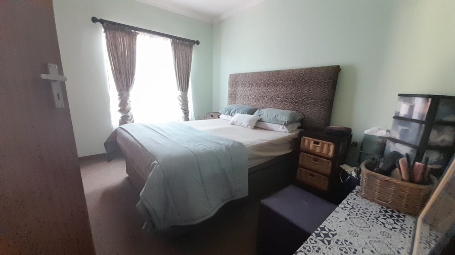 6 Bedroom Property for Sale in Birchleigh Gauteng