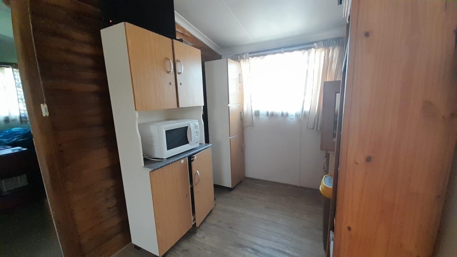 6 Bedroom Property for Sale in Birchleigh Gauteng