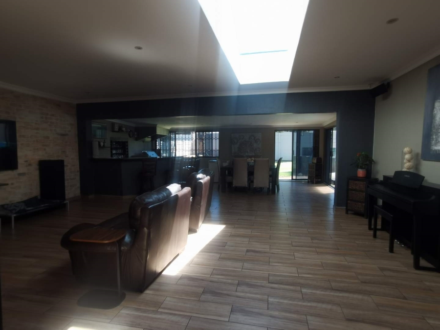 3 Bedroom Property for Sale in Van Riebeeck Park Gauteng
