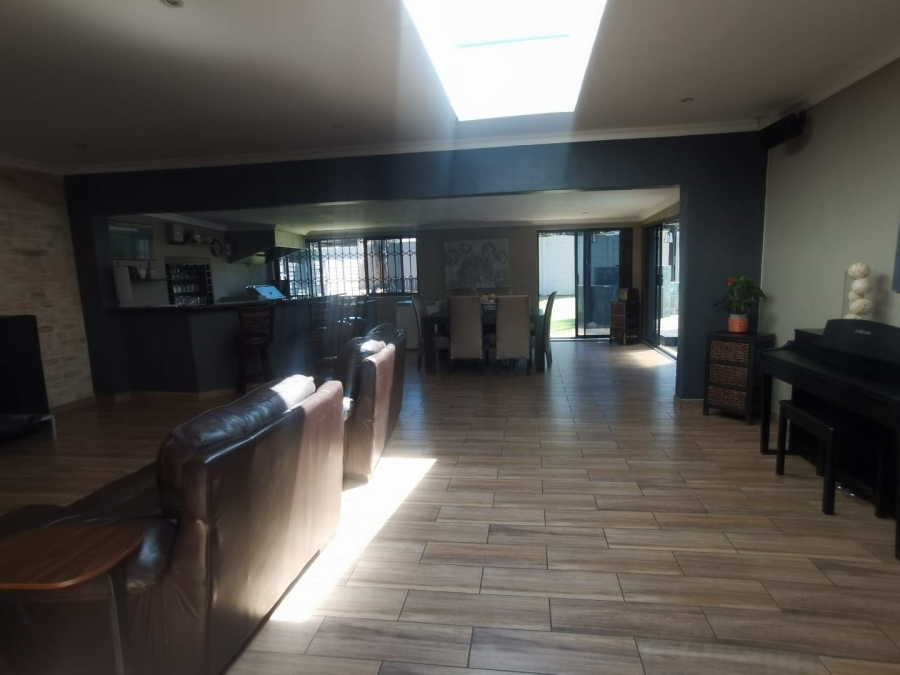 3 Bedroom Property for Sale in Van Riebeeck Park Gauteng