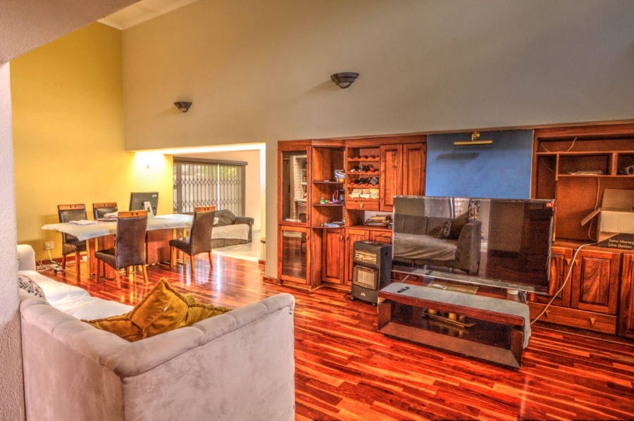 4 Bedroom Property for Sale in Glen Marais Gauteng