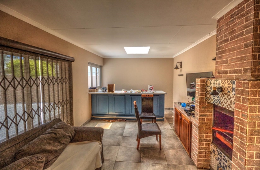 4 Bedroom Property for Sale in Glen Marais Gauteng