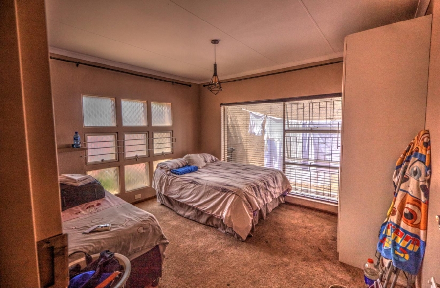 4 Bedroom Property for Sale in Glen Marais Gauteng