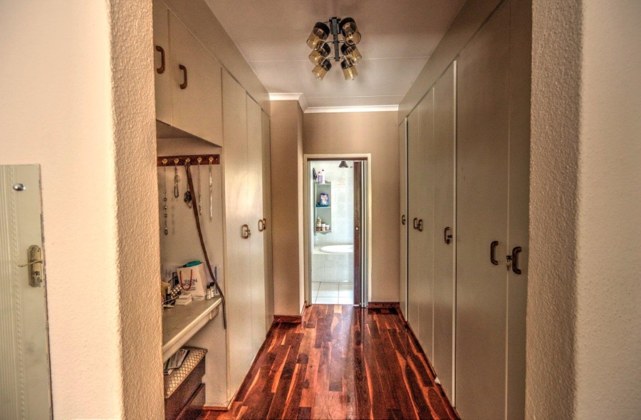 4 Bedroom Property for Sale in Glen Marais Gauteng