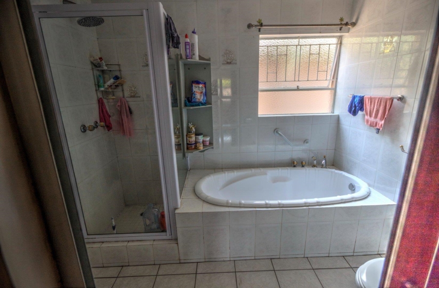 4 Bedroom Property for Sale in Glen Marais Gauteng