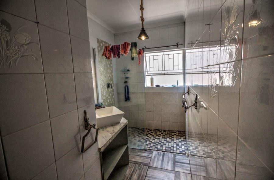 4 Bedroom Property for Sale in Glen Marais Gauteng