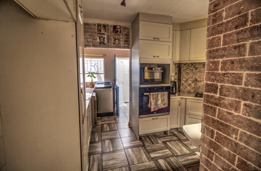 4 Bedroom Property for Sale in Glen Marais Gauteng