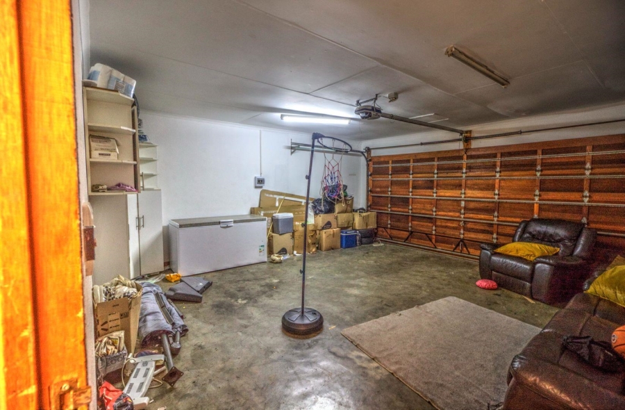 4 Bedroom Property for Sale in Glen Marais Gauteng