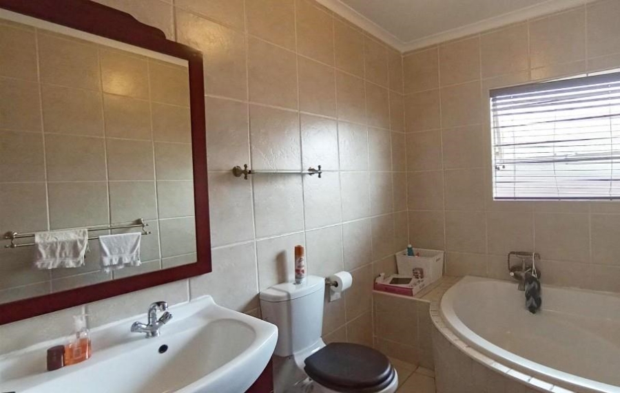 3 Bedroom Property for Sale in Terenure Gauteng