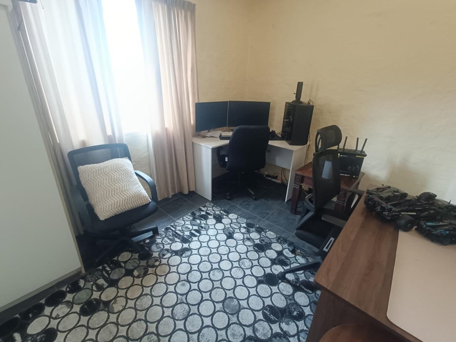 3 Bedroom Property for Sale in Hennopspark Gauteng