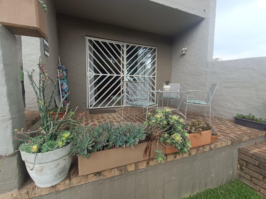 3 Bedroom Property for Sale in Hennopspark Gauteng