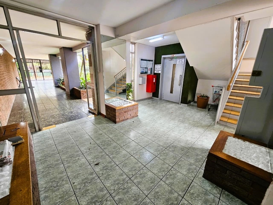 2 Bedroom Property for Sale in Queenswood Gauteng