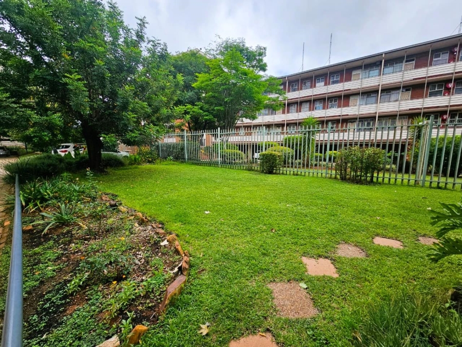 2 Bedroom Property for Sale in Queenswood Gauteng