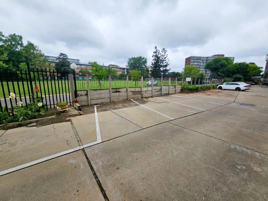 2 Bedroom Property for Sale in Queenswood Gauteng