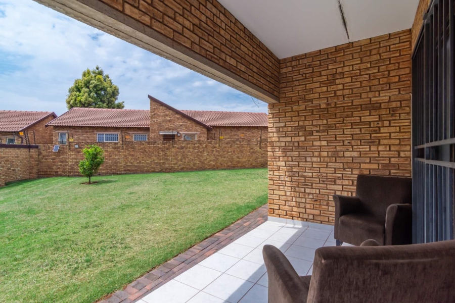 2 Bedroom Property for Sale in Allens Nek Gauteng