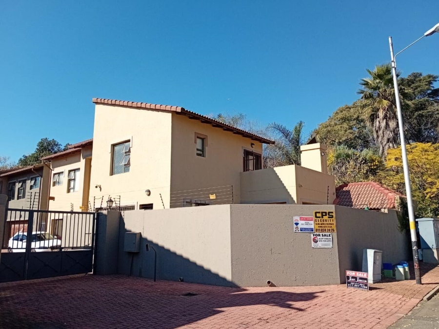 3 Bedroom Property for Sale in New Redruth Gauteng